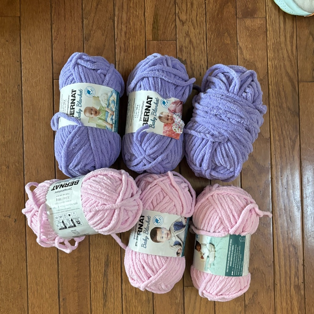 Bernat baby blanket yarn 6 rolls